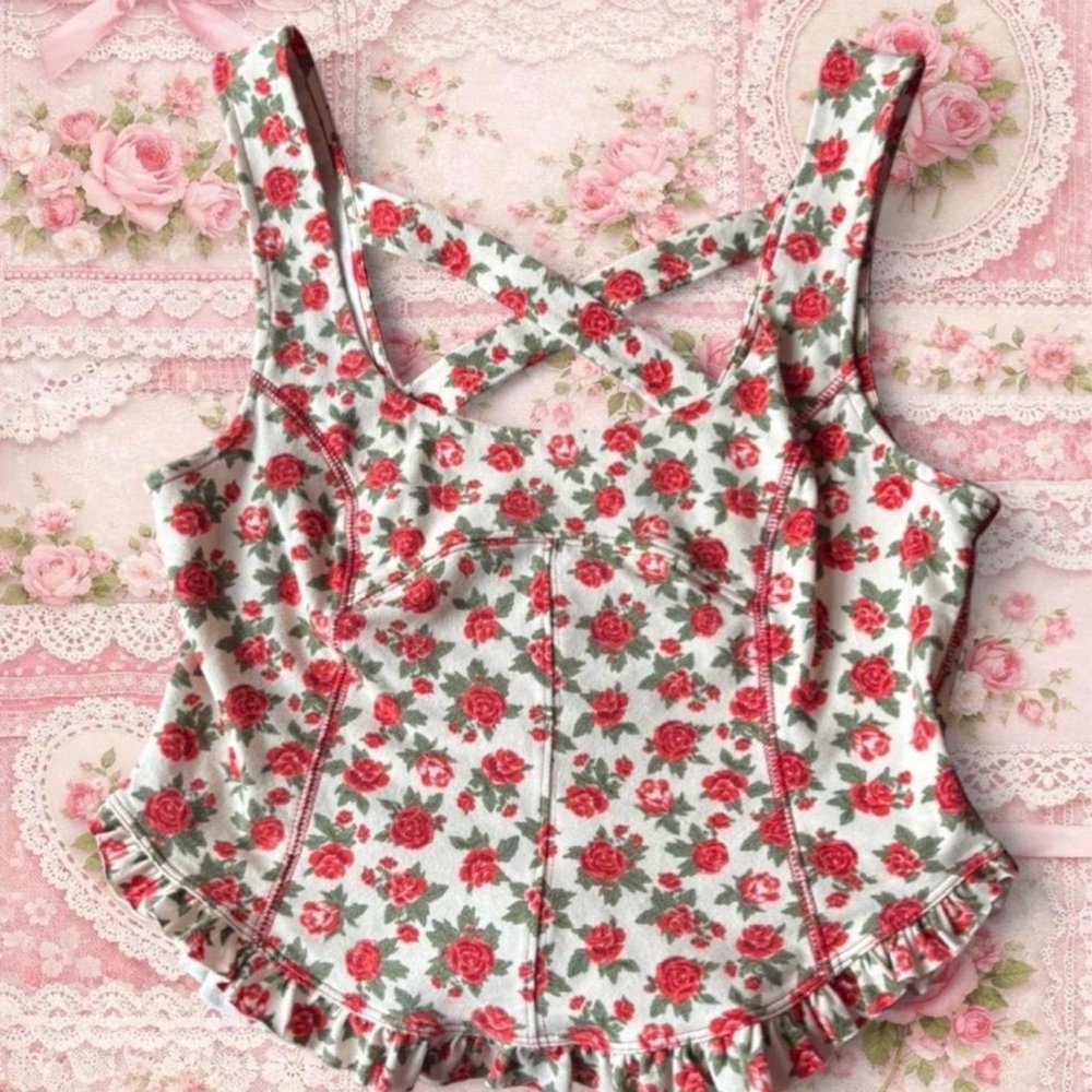 Floral FP Cross Back Tank!! So cute just a little big on me!❤️